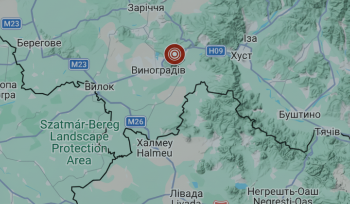 Дом разрушен от землетрясения на Закарпатье