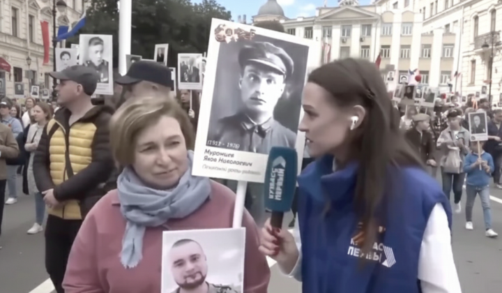 Журналистка поздравила мать в Кемерово