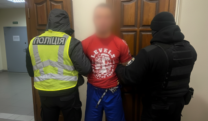 Изображение тренера по джиу-джитсу в суде