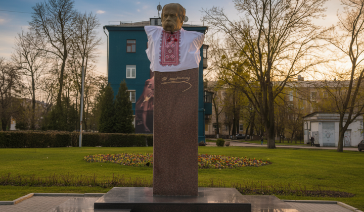 Памятники Шевченко и Бикову в Краматорске