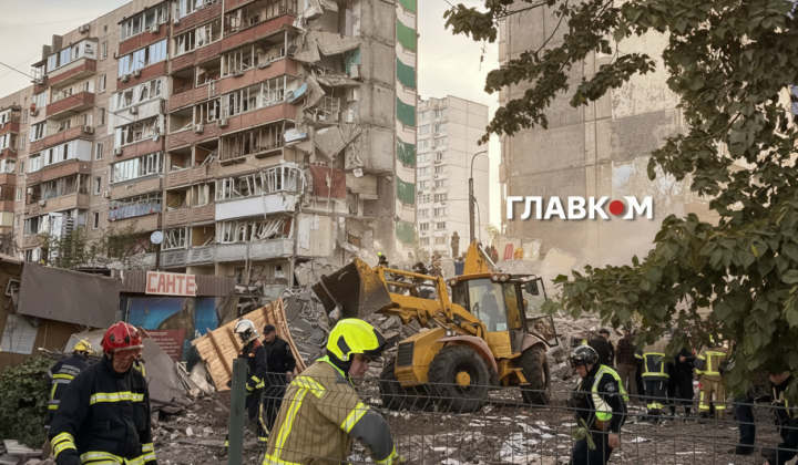 Нічна атака на Київ: безпілотник влучив у житлову п'ятиповерхівку