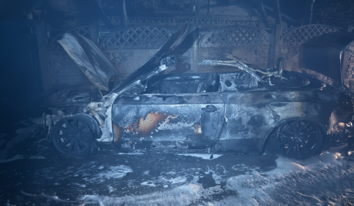 Чоловік спалив Audi Q5 в Бучанському районі