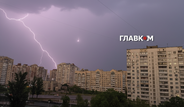 Синоптики предупредили о опасных грозах и граде в Украине