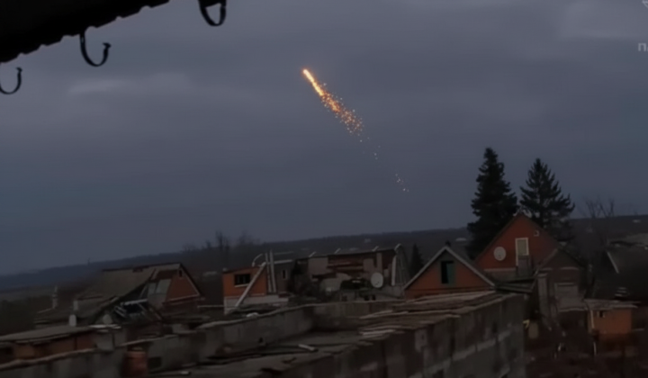 Боец из бригады Хыжак сбивает российский дрон Молния с зажигательным материалом