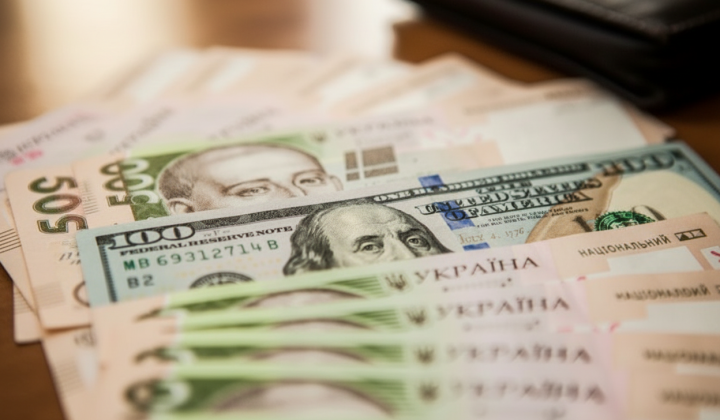 Chart with average salary in Kyiv