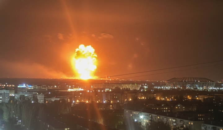 Дрони атакували Волгоград: вибухи та пожежа