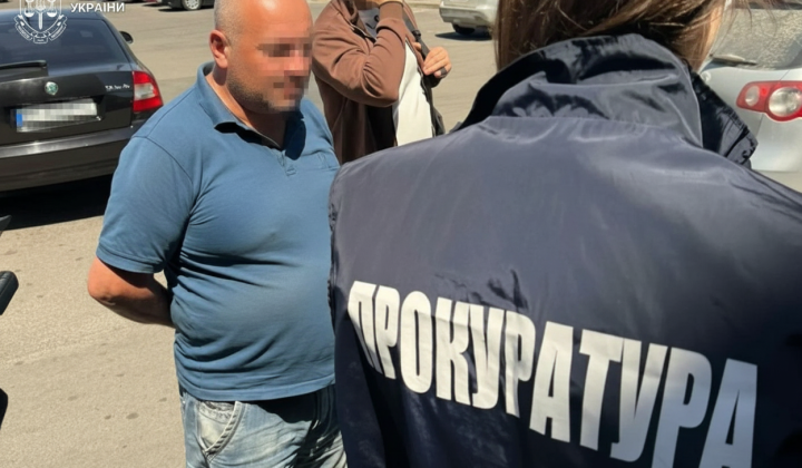 Ex-deputy and his son smuggling evaders