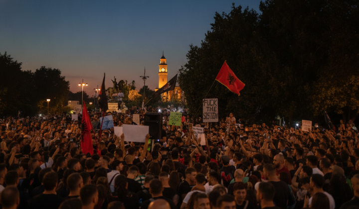 Фламинго на курорте Кушнера в Албании