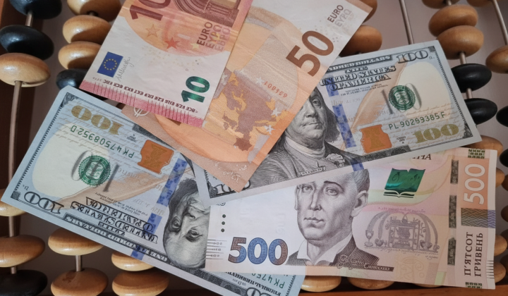 Подпись - Украина получила финансирование от ЕС
