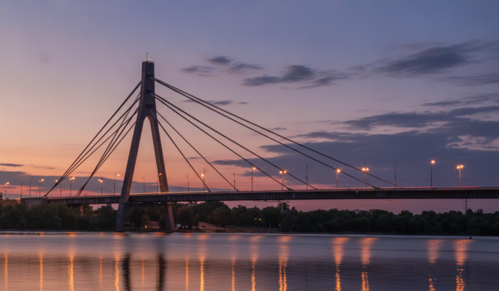 Частичное закрытие Северного моста в Киеве.