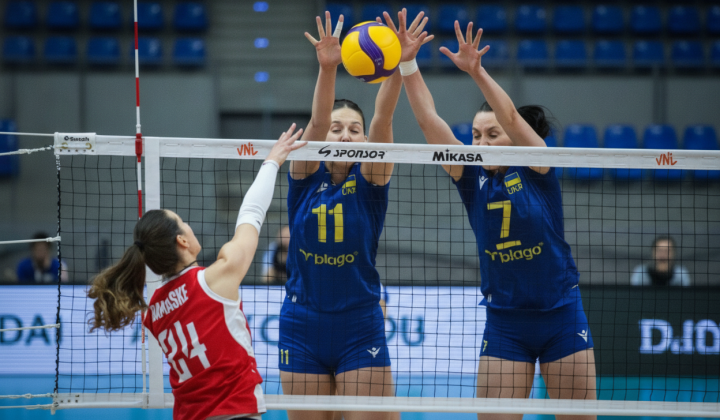 Ukrainian women's volleyball team loses to Poland