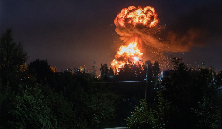 Special forces hit the oil depot
