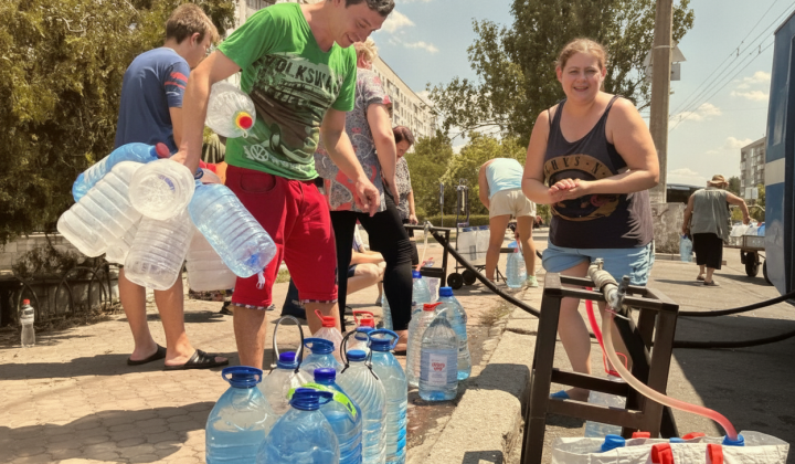 Зображення водопостачання у Києві та Харкові
