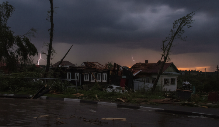 Powerful tornado in Russia