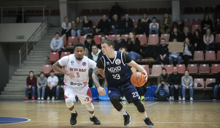 Ukraine national basketball team dominates the game