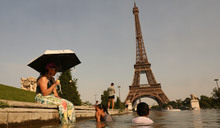 France in darkness due to abnormal heat