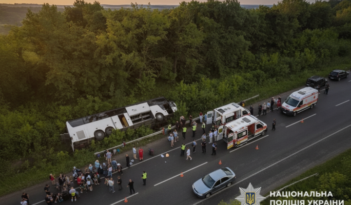 Автобус перекинувся на Хмельниччині, є постраждалі