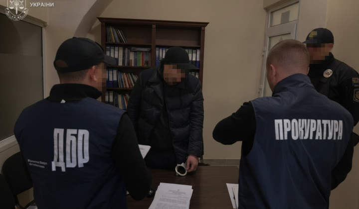 Customs officers brawl in Lviv