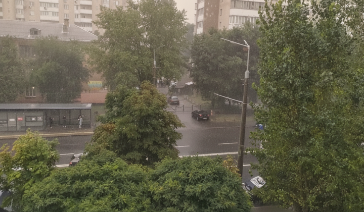Грозові дощі та шквали в Україні