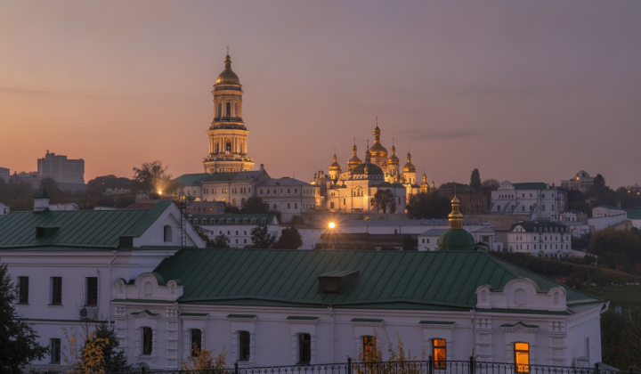 До Києво-Печерської лаври закликають на толоку після обстрілу