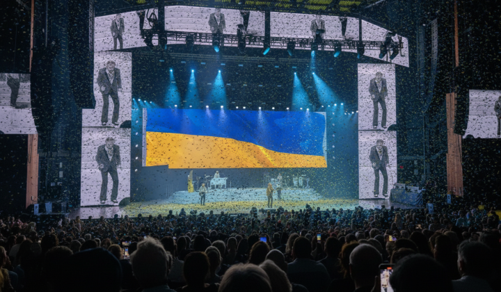 Rod Stewart dedicates a song to Ukrainians