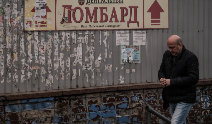 Росіяни несуть золото в ломбарди