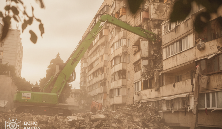 Rescue operations in Kyiv after RF strike
