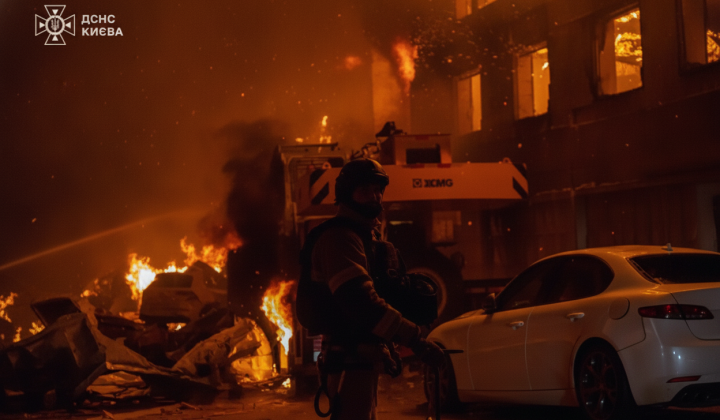 Night fire in Kyiv after missile strike