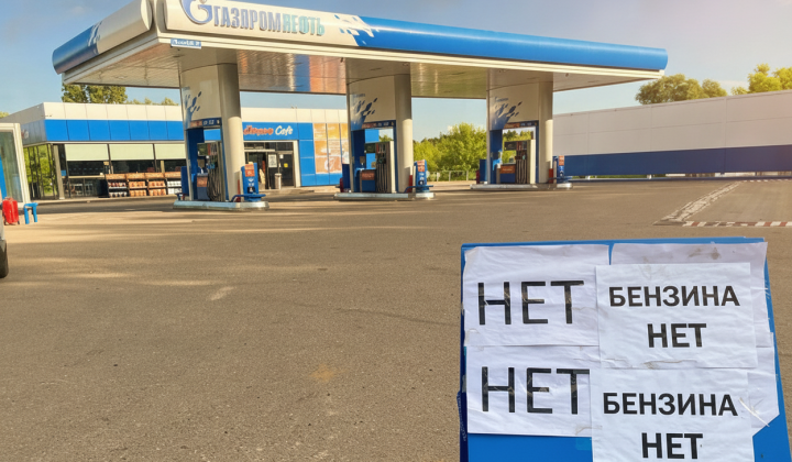 Russian governor complains about queue