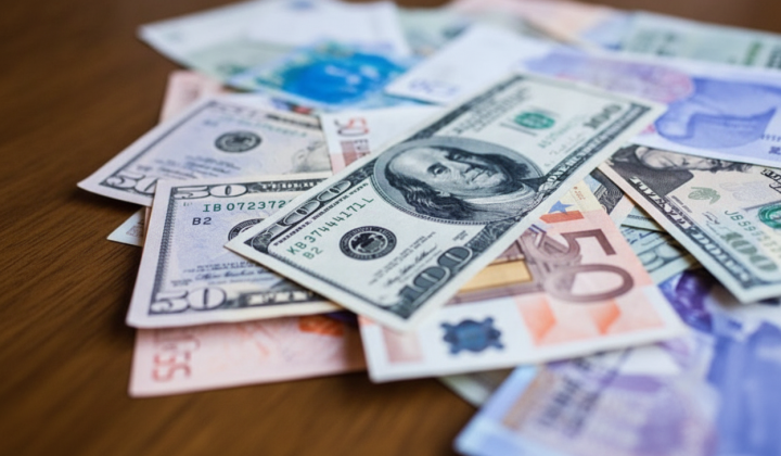 Ukrainians lose money due to rare dollars and euros
