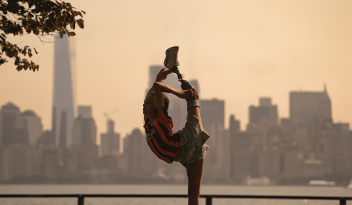 10-year-old Ukrainian gymnast with prosthesis at Times Square