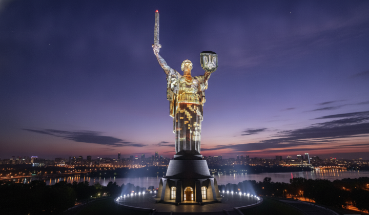 Артінсталяція до Дня Незалежності на Батьківщині-маті