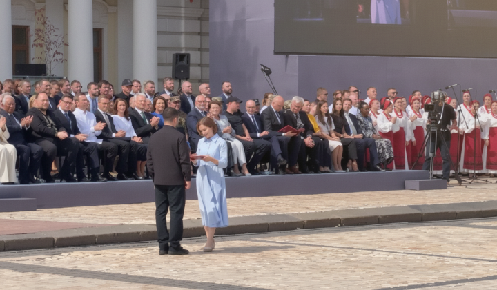 Volodymyr Zelensky awarded the Order of the Republic — the highest honor of Moldova