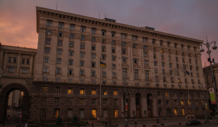 Kyiv stockpiles food and water