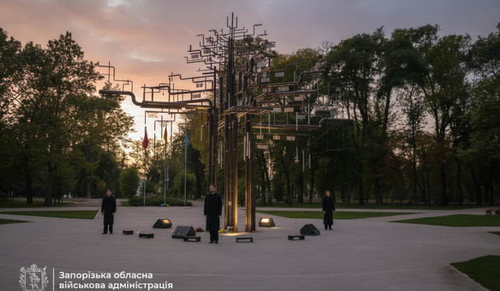 85 новых колокольчиков на Древе памяти
