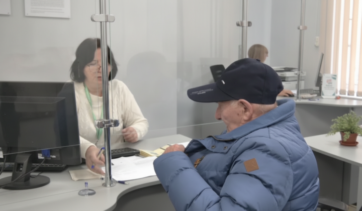 Пенсионеры за границей без пенсий
