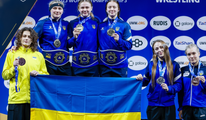 Женская сборная Украины по борьбе завоевала медали