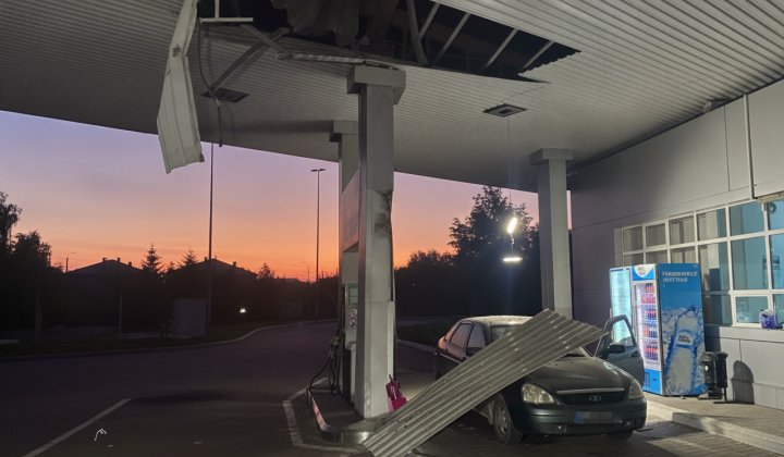 Russian Forces Launch Deadly Strikes on Kharkiv and Zaporizhzhia, Resulting in Three Fatalities and Ten Injuries