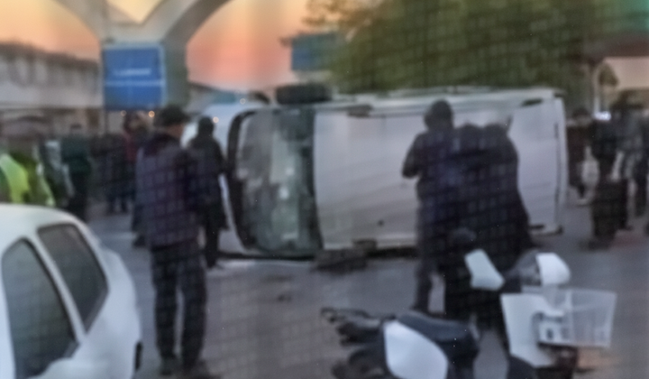 Толпа с дубинками напала на военнослужащих