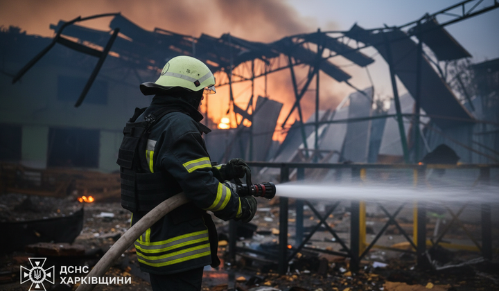 Поврежденные здания в центре Харькова