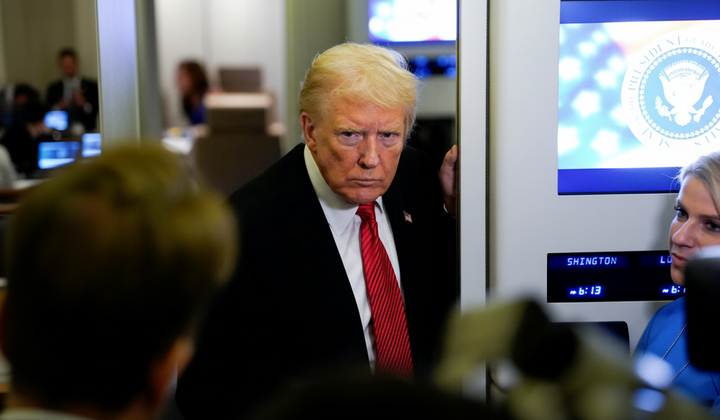 Трамп указывает на личности, полезность компромата