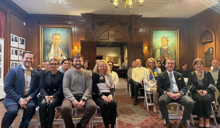 Ukrainians in Europe: unity centers