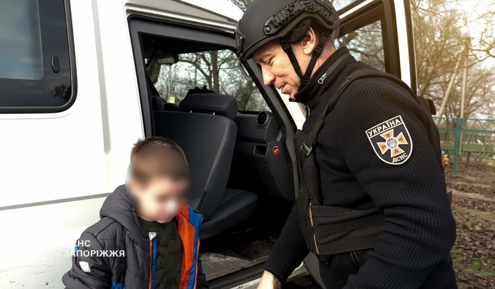 Евакуація під обстрілами: дві багатодітні сім'ї