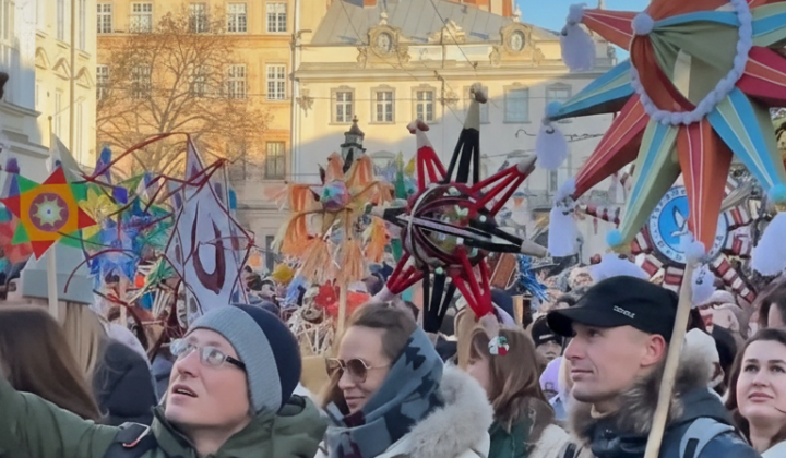 Головна ялинка на площі ринок