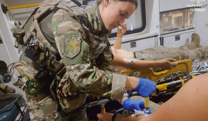 Медики бійців і тварин в Донеччині