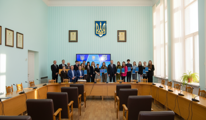 Фіналісти конкурсу єсе про ШІ та дипломатію