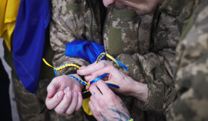 Зеленський звільняє 390 українців з полону