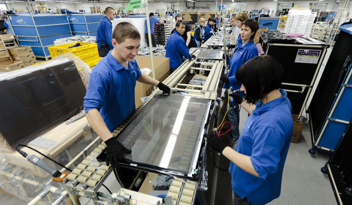 65% українців працюють в Україні