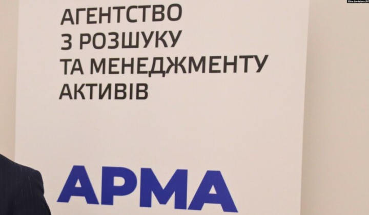 Захоплений у Криму корабель приносить користь