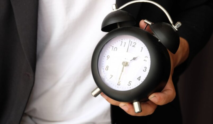 Зображення годинника з літнім та зимовим часом